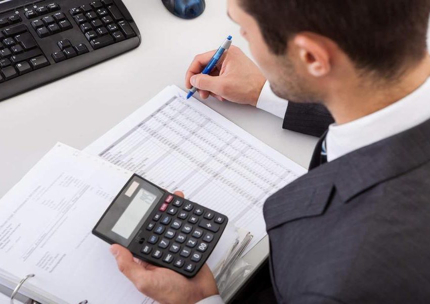 The Importance of Consulting a Financial Professional